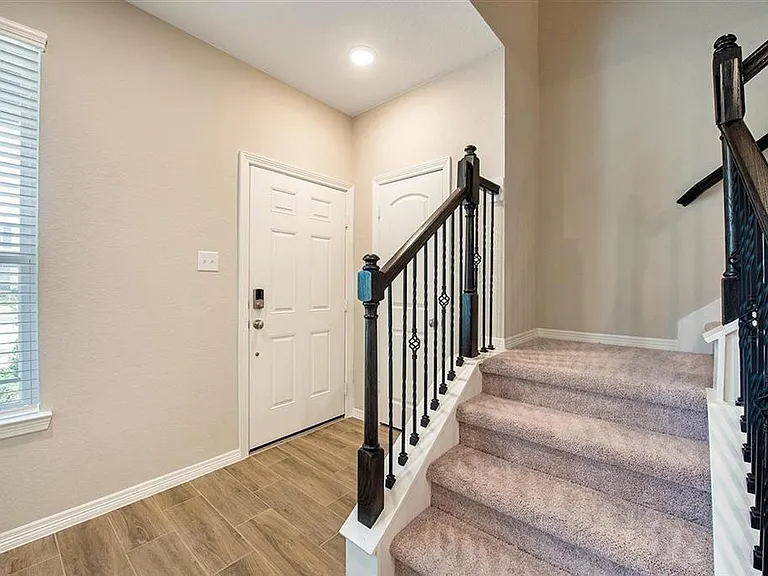 8016 Scanlan Trl — Photo 2