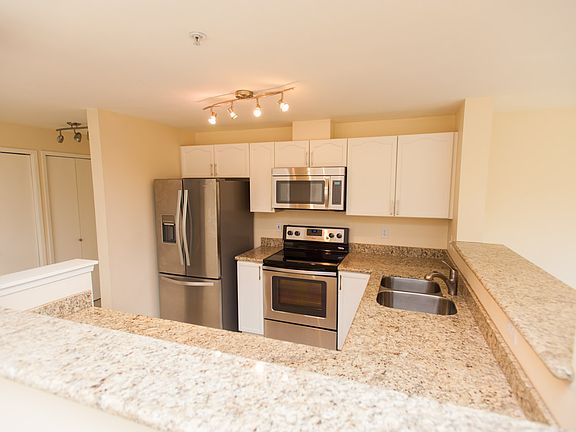2nd image of 9910 NE 137th St APT B307