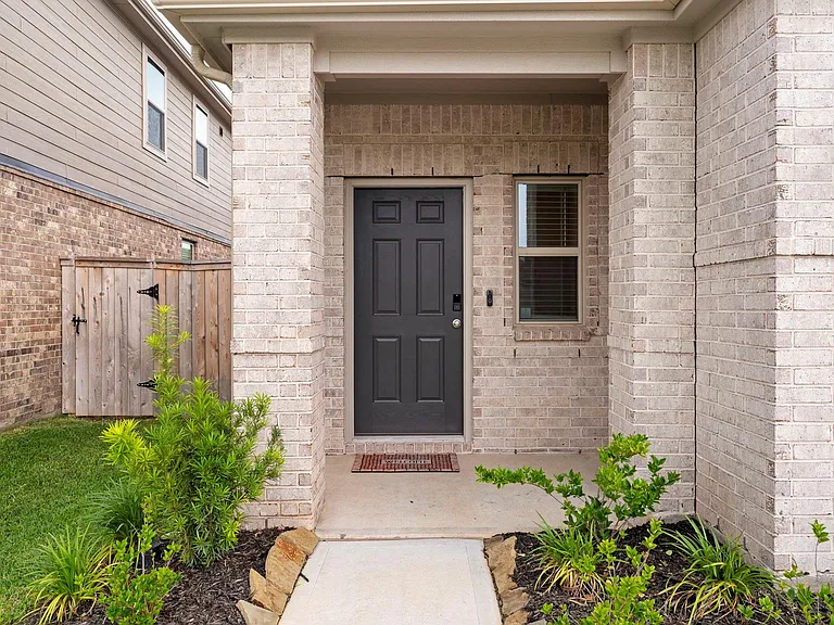 14483 Cedar Ledge Ln — Photo 2