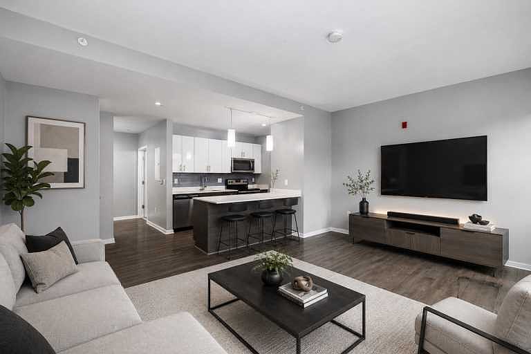 1st image of 4328 Ridge Ave #434
