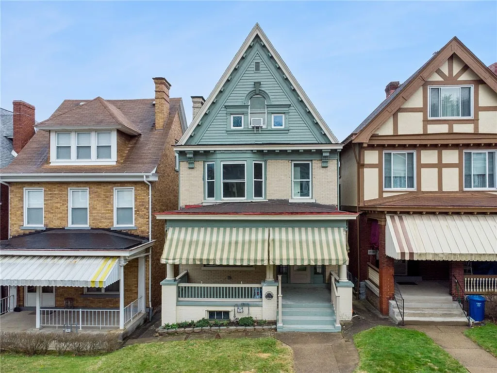 1020 Jancey St photo 1