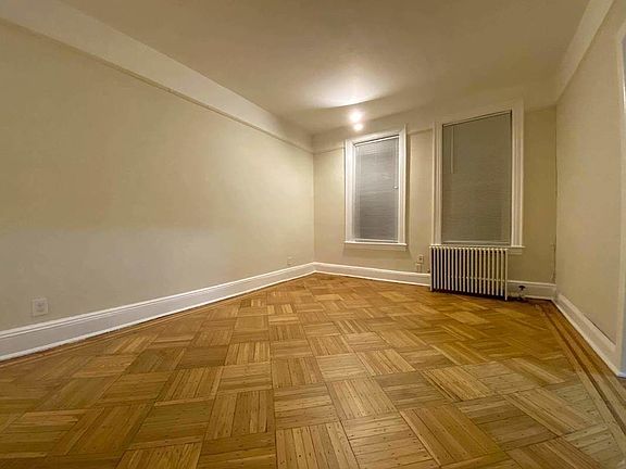 4th image of 31-70 36th St #3R