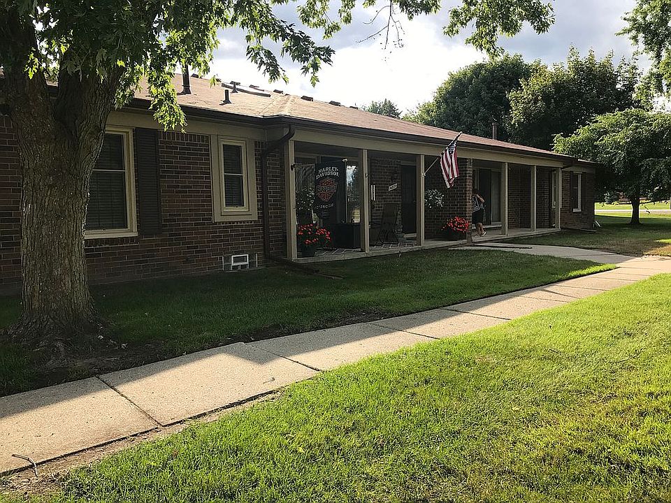 1st image of 14867 Village Ct
