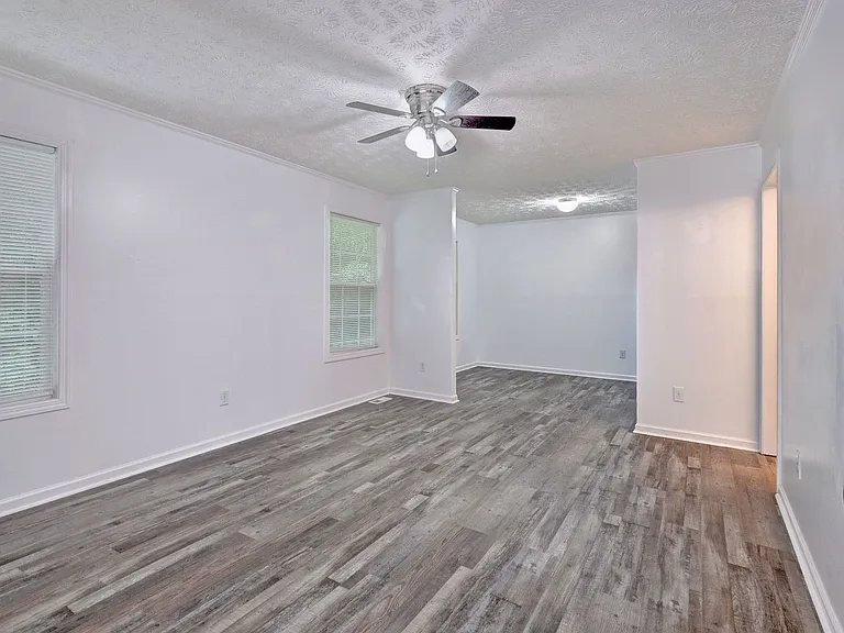 9431 Jenkins Ln — Photo 24
