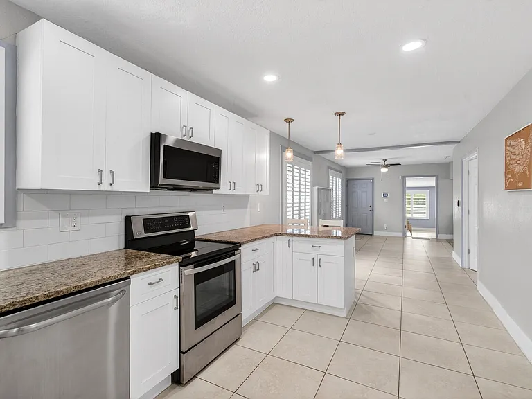 227 N M St — Photo 16