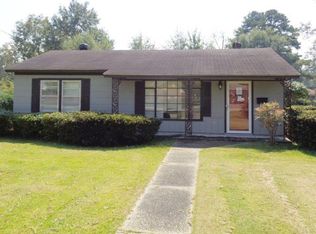 606 E Poplar St, Atmore, AL 36502