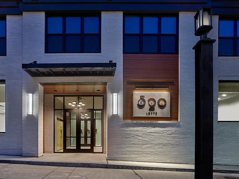 520 Lofts — Photo 16