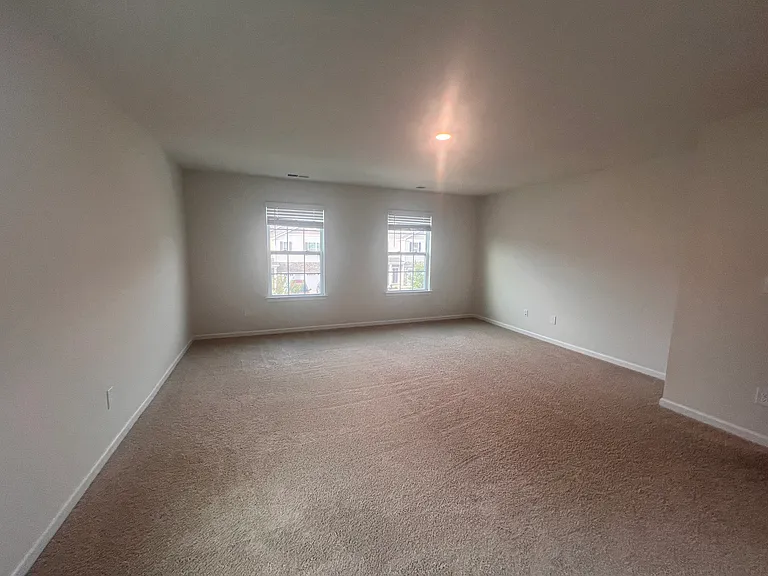 8185 Kennesaw Dr — Photo 23