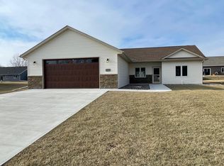 2390 Watertower Ln, Owatonna, MN 55060