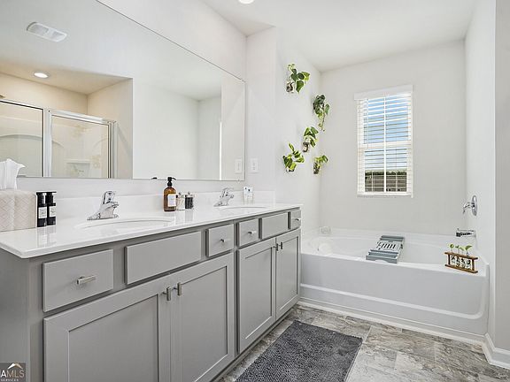 5th image of 7814 Messina Ct