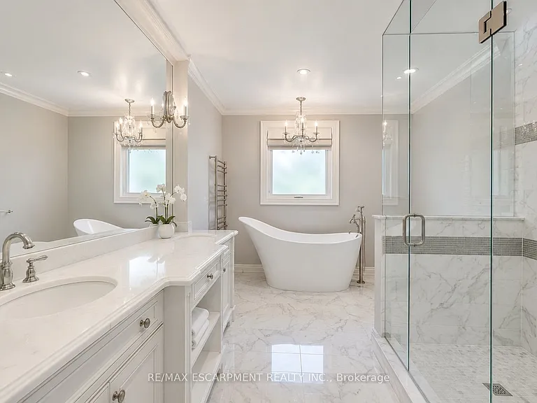 1251 Lakeshore Rd E — Photo 26