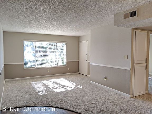 5th image of 4942 Stamas Ln APT 10