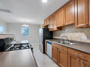 1149 Saratoga Dr, Saint Charles, MO 63303