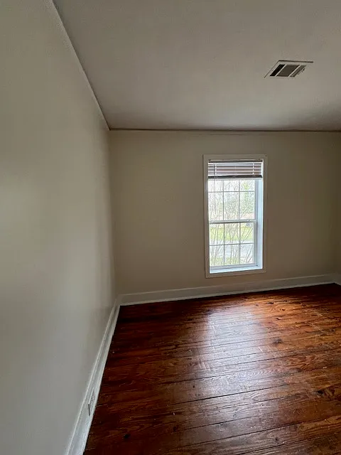 2 bed, $700 — Photo 3