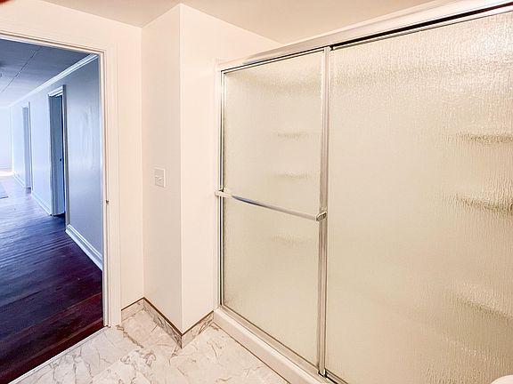 4th image of 20 North St #4