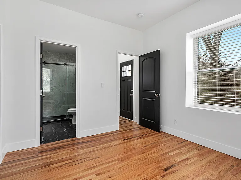 1822 Summit St #A — Photo 14