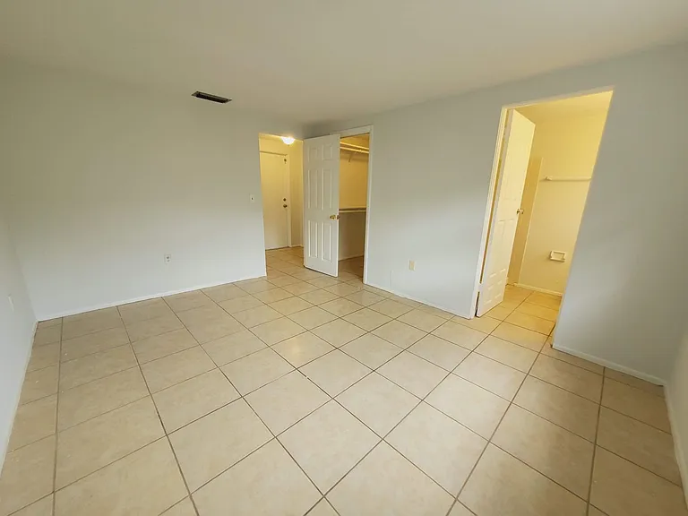 6916 Brentford Rd — Photo 10