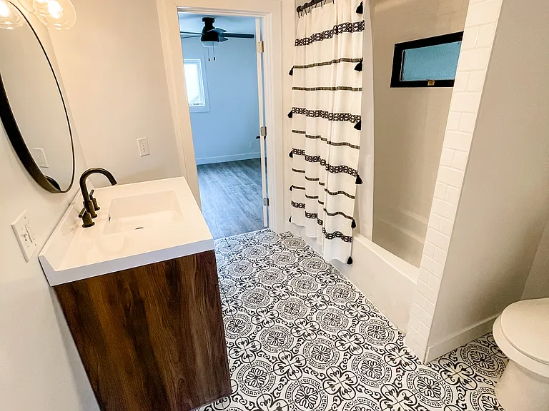 1611 Warren Ave — Photo 4