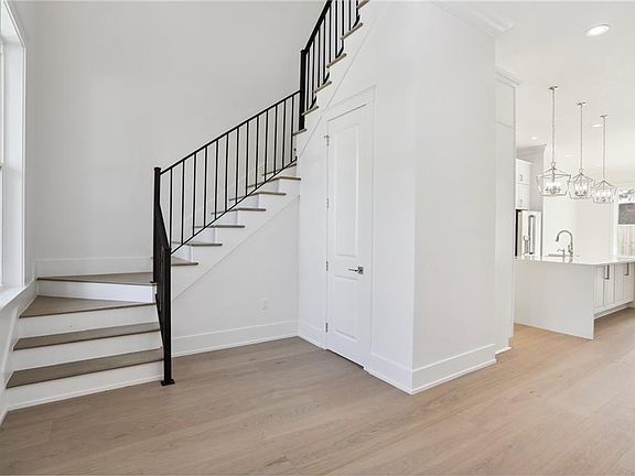 2nd image of 709 Randolph Ave
