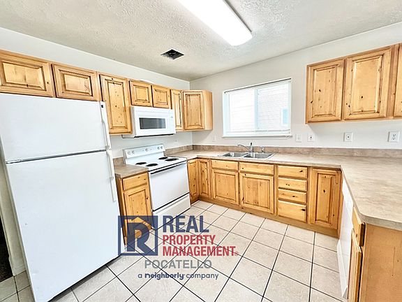 5th image of 4361 Opal Ave APT B