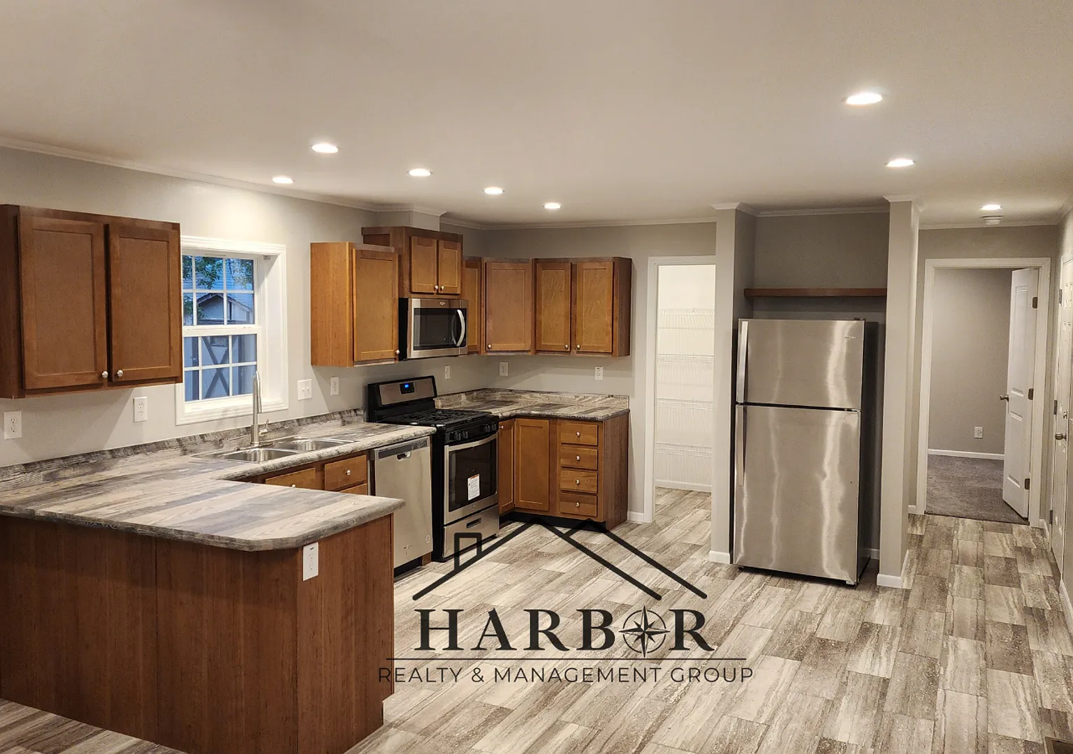 Single Family Manufactured Home — Photo 1