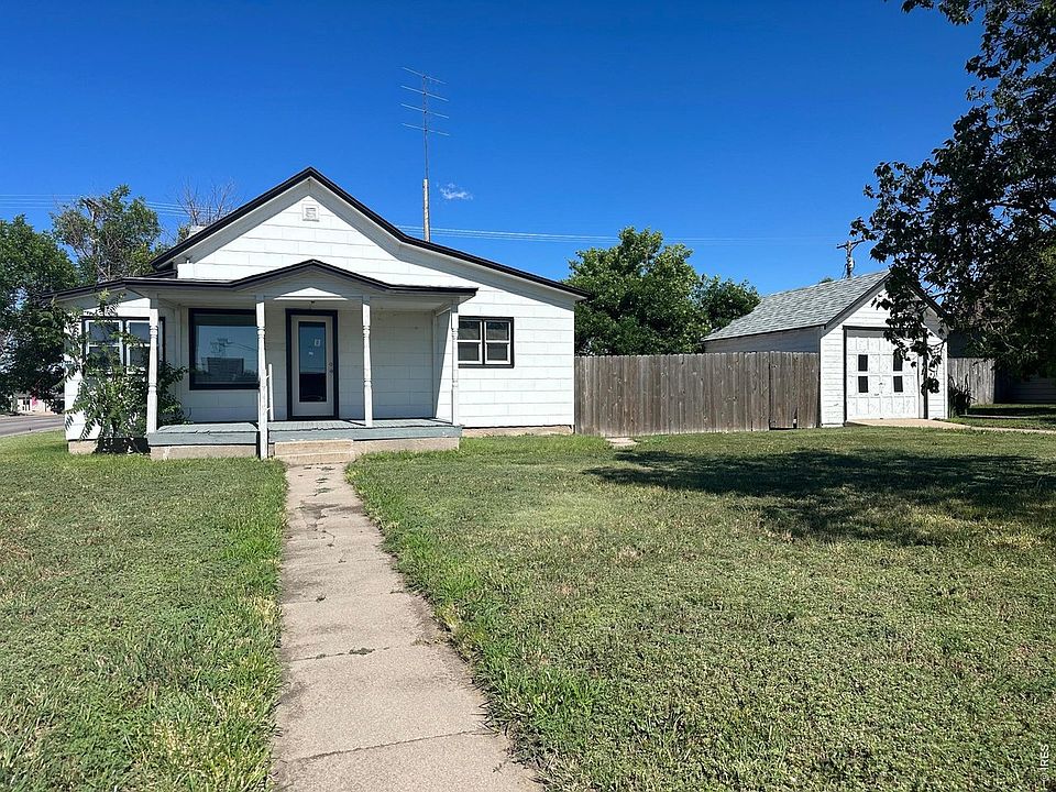1st image of 90 Cedar Ave