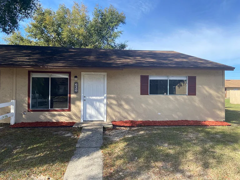 620 E Rosewood Ln #620 — Photo 1