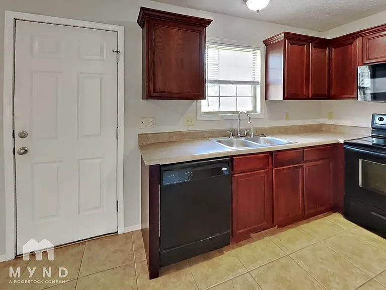 1241 S Rome Ave — Photo 8