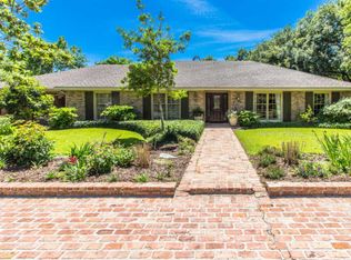 126 Green Oaks Dr, Lafayette, LA 70503