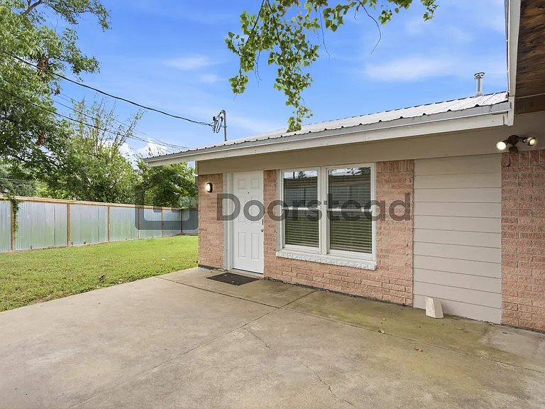 4804 Hillspring Cir #B — Photo 2