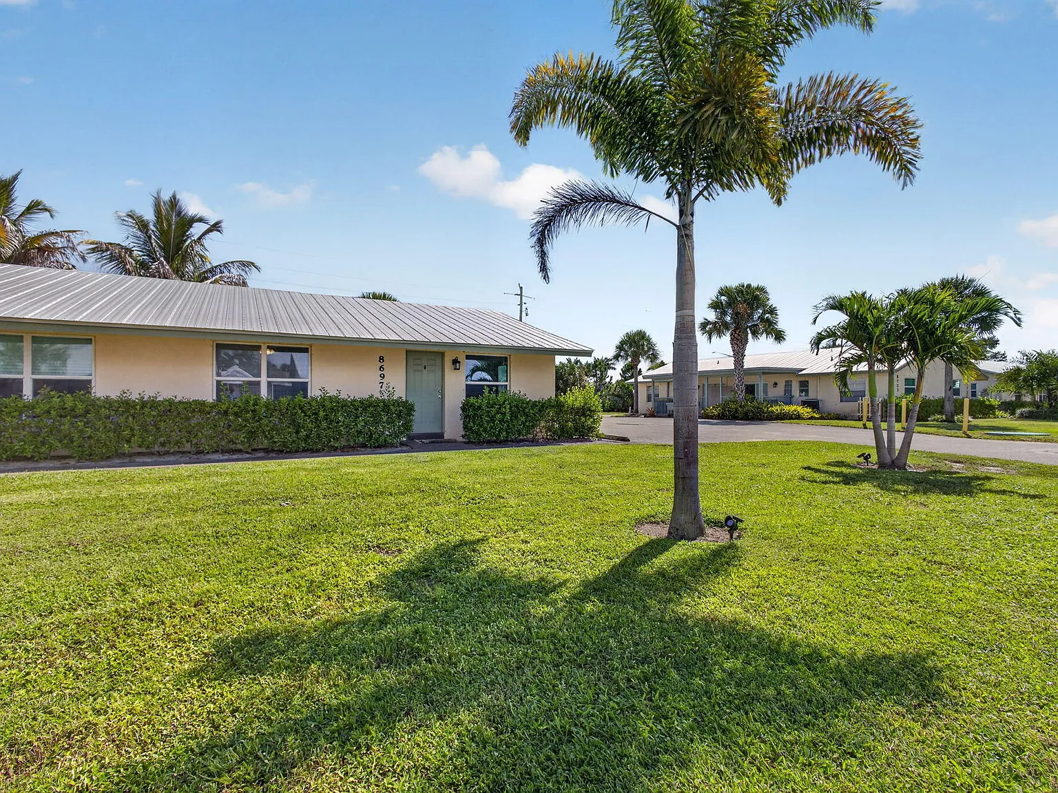 2 bed, 1.0 bath, 900 sqft, $1,800 — Photo 3