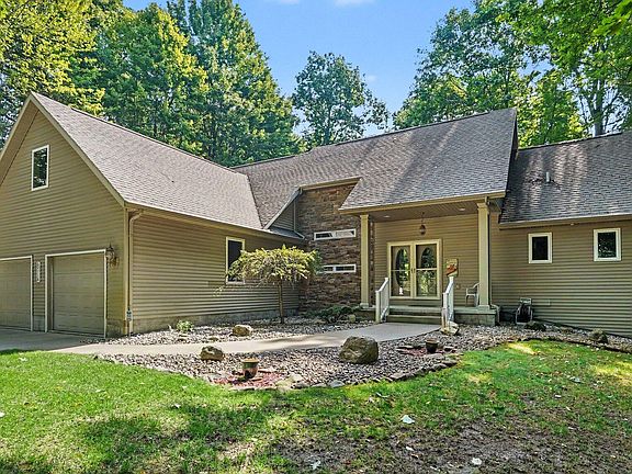 3rd image of 6714 Beechnut Ct #204