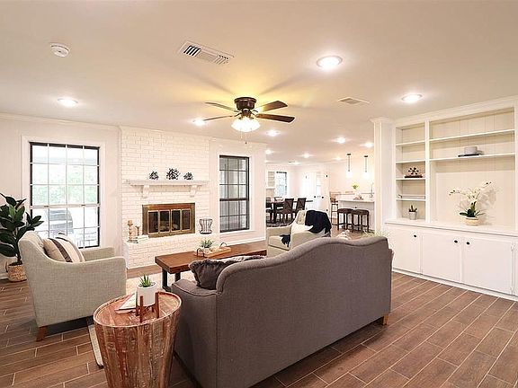 4th image of 2405 Pinehurst Dr #4