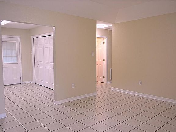 2nd image of 4020-22 Juno Dr
