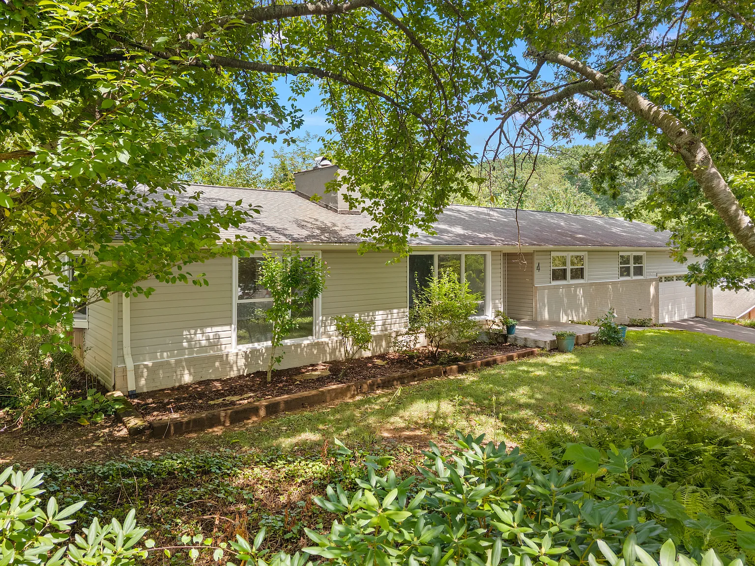 3 bed, 2291 sqft, $2,900 — Photo 1