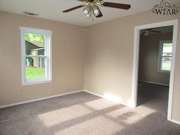 2nd image of 512 Rosewood St