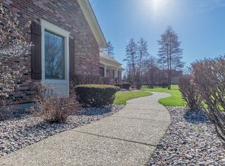 41W536 Hunters Hill Dr, St Charles, IL 60175