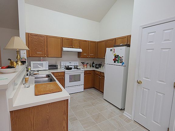5th image of 211 Kindlewood Dr