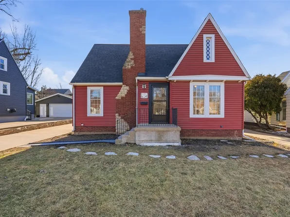 435 20th St NE, Cedar Rapids, IA 52402