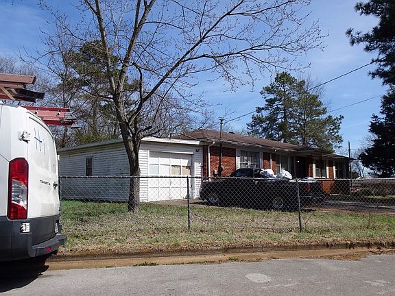 3rd image of 1900 Canterbury Cir NW