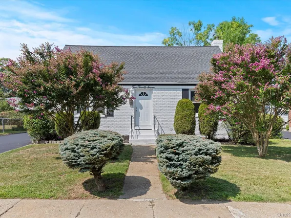 227 Warren Street, Uniondale, NY 11553