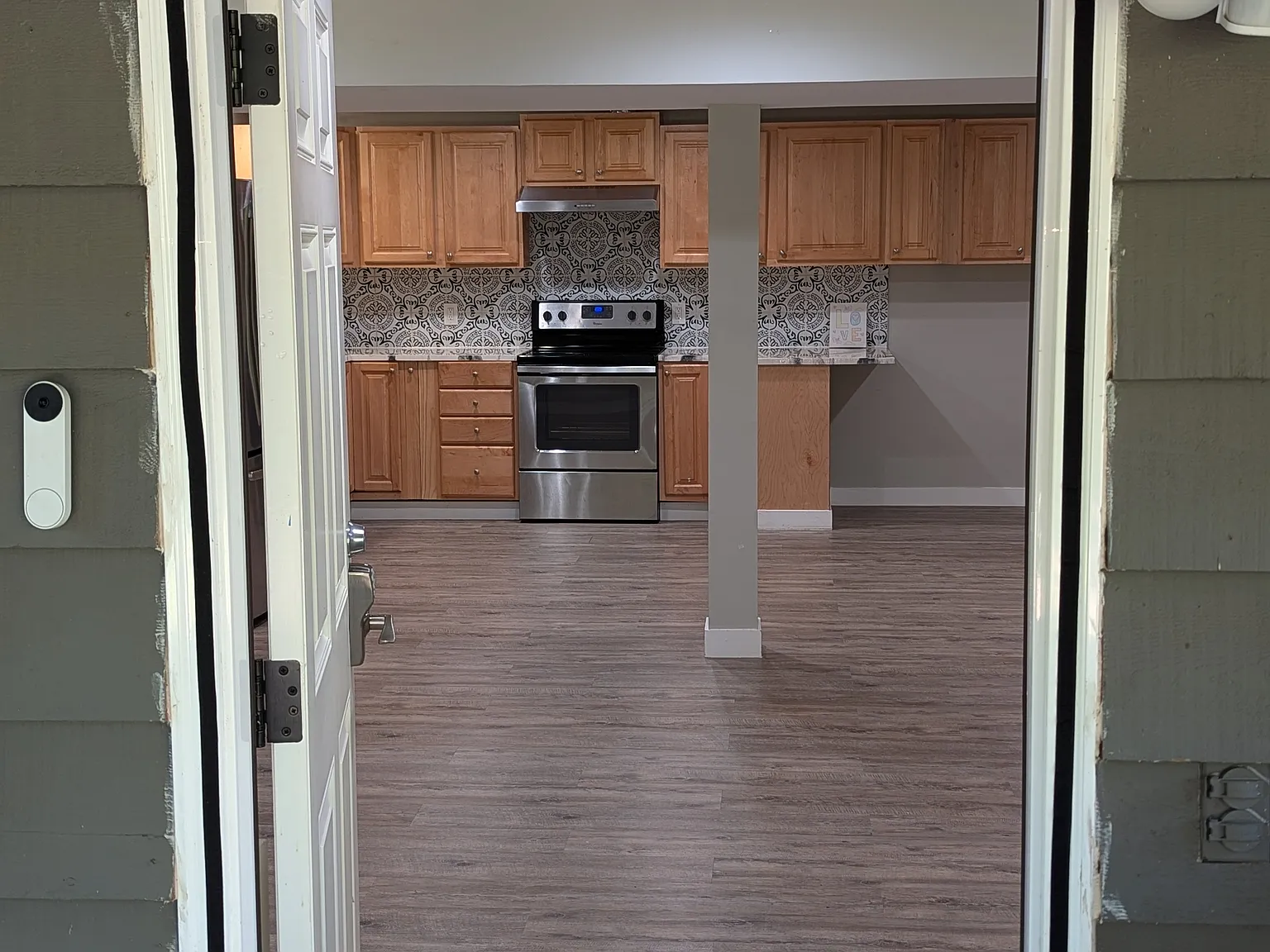 2 bed, 1.5 bath, 1200 sqft, $2,498 — Photo 3