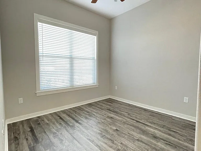 1626 Quincy Ave — Photo 31