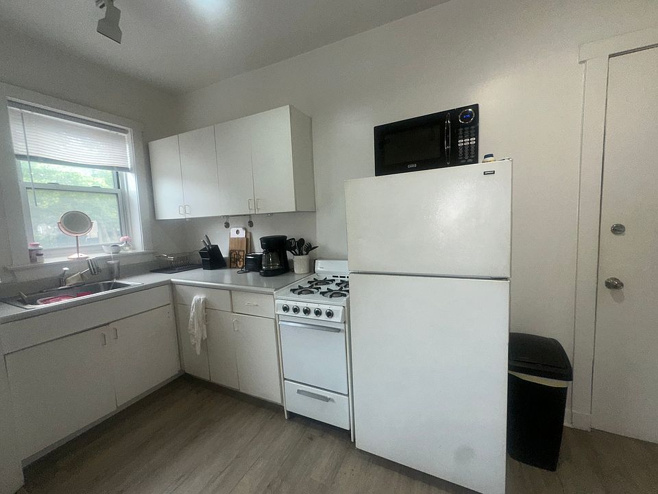 1st image of 4002 N Kenmore Ave #1A