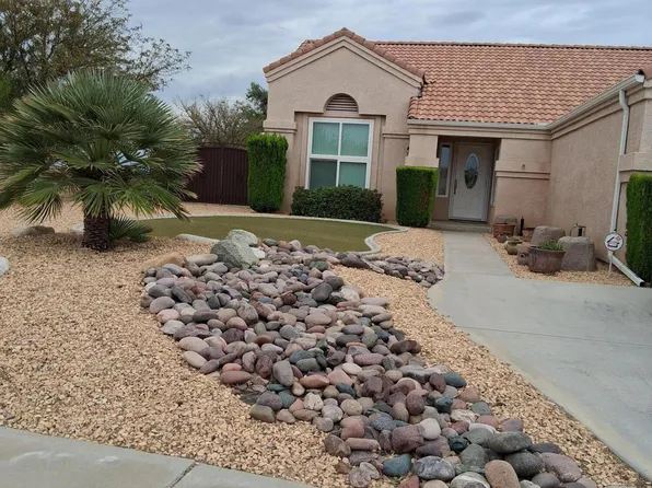 1000 Royal Palm Dr, Rosamond, CA 93560