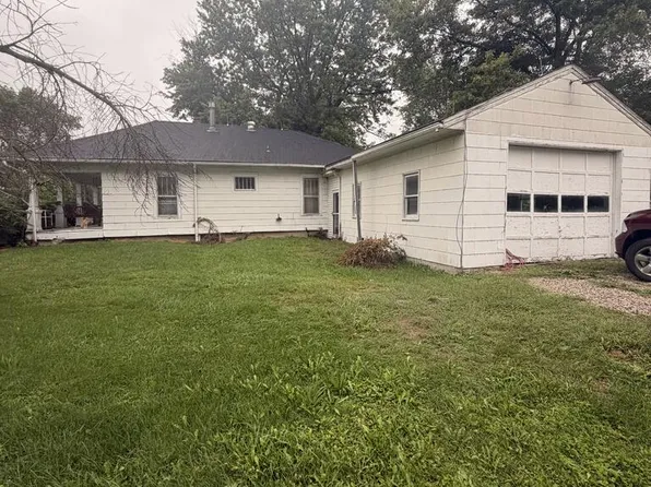 414 E Beech St, Clarence, MO 63437