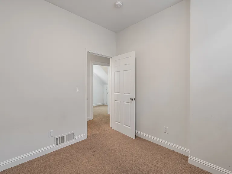 180 Parker Ave — Photo 33