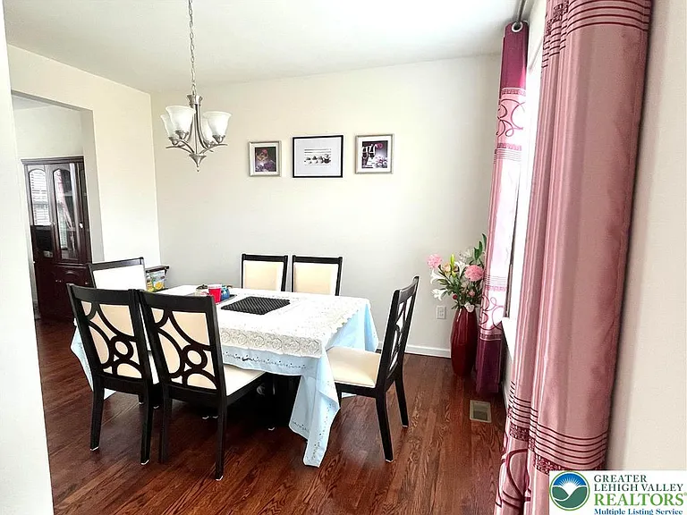 4424 Beech Dr — Photo 5