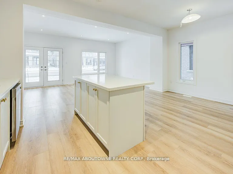 120 Court Dr #85 — Photo 15