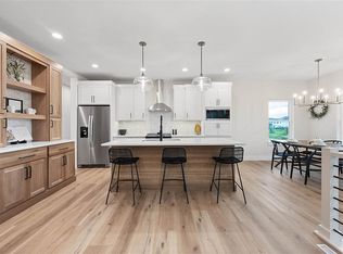 960 17th Ave SW, Mtvernon, IA 52314